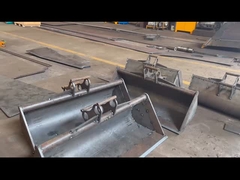 バケツを捨てる