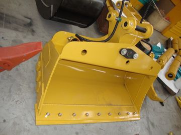 20トンの掘削機 切片清掃 傾斜バケツ 大型 0.7M3 容量 そしてカスタマイズされたデザイン