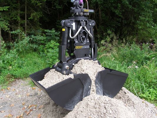 360度の限られた作業域のための回転掘削機のクラムシェルのバケツ