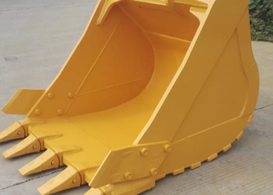 220〜1150kg 強度 0.25〜1.4CBM 容量を持つブラック/イエロー 一般用途の掘削機バケツ